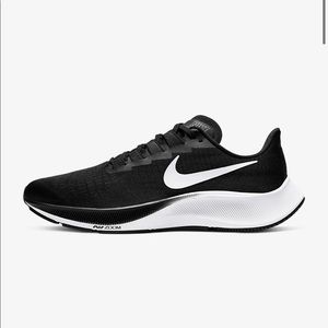 NIKE zoom Pegasus 37 men 8.5 great condition